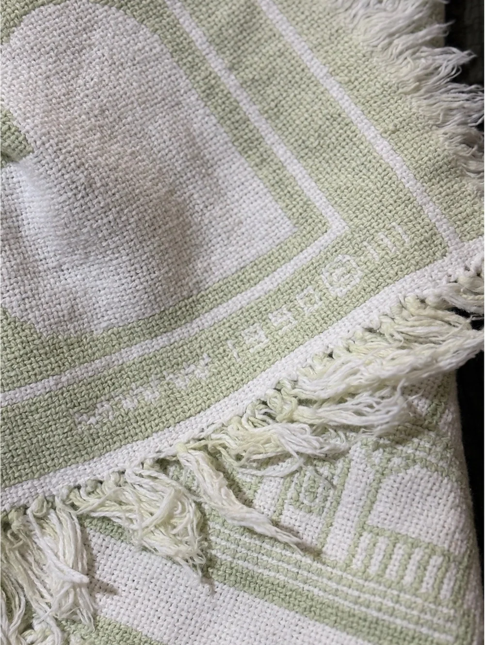 Vintage Style Woven Throw Blanket with Heart and House Motif